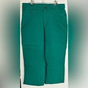 Basic Editions Women’s Capri Jeans - Size 10 Pre-Loved - 21” Inseam